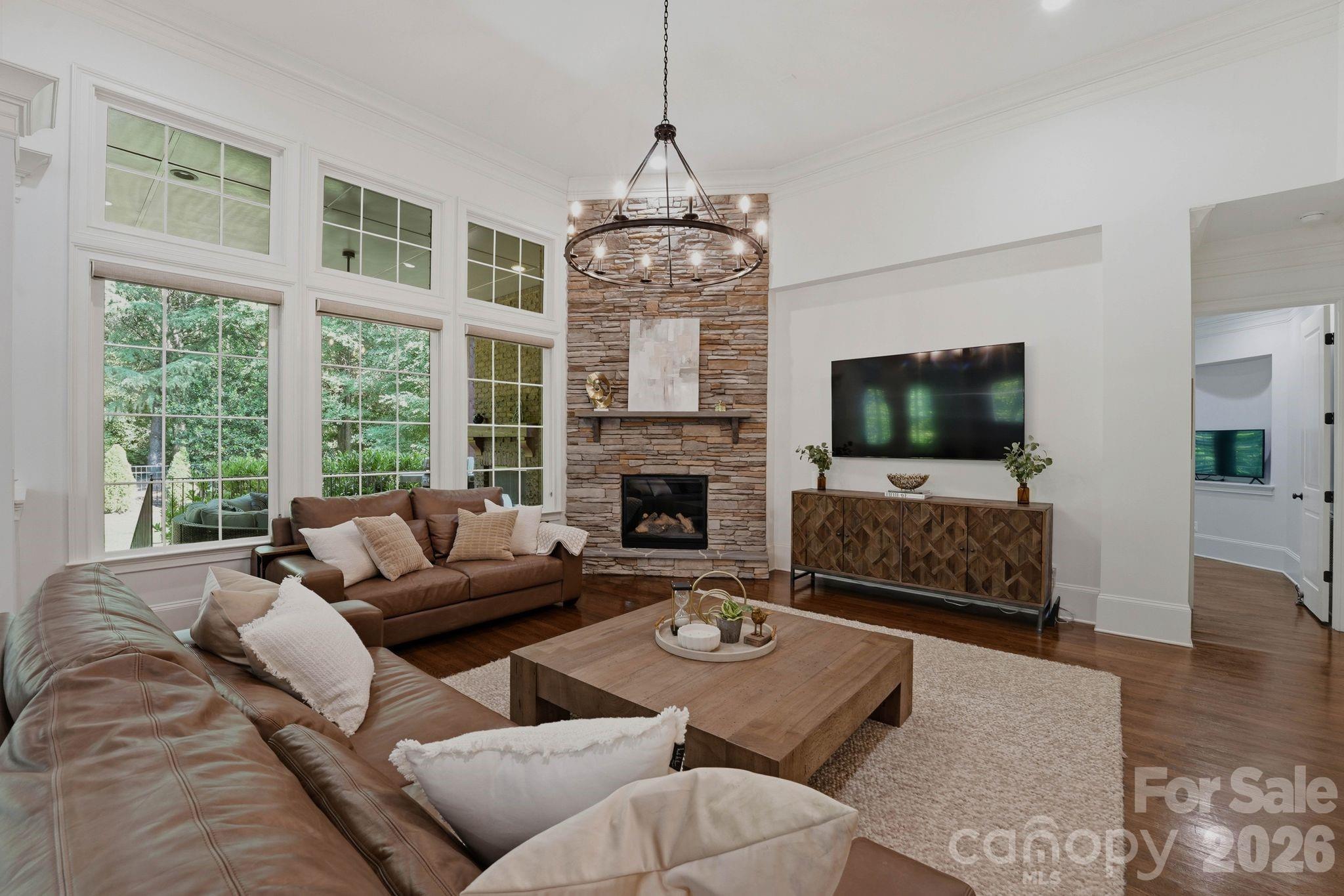 221 Glenmoor Drive Property Photo 4