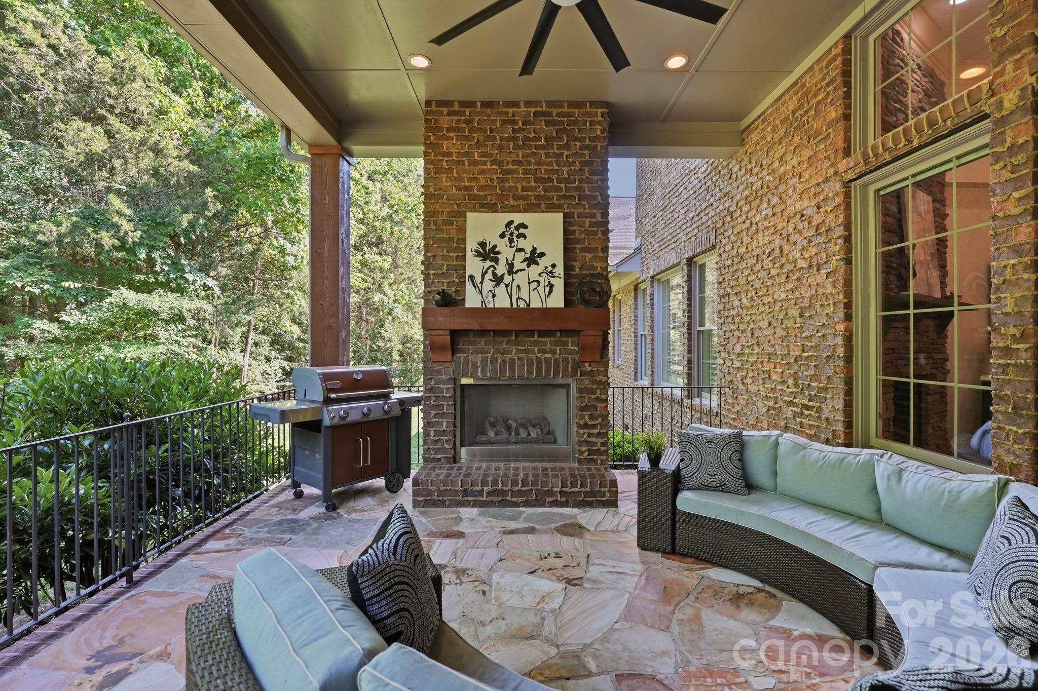 221 Glenmoor Drive Property Photo 34