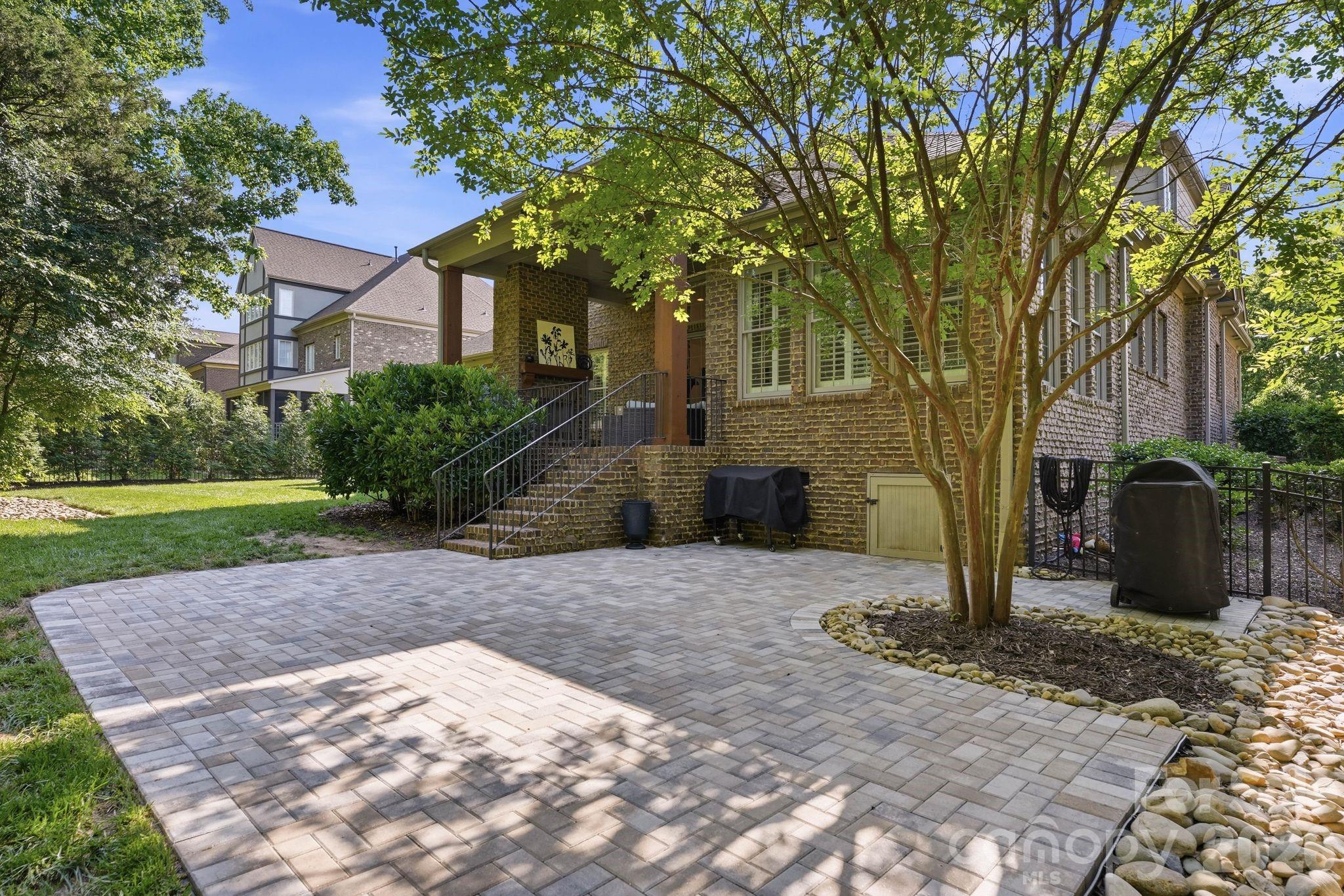 221 Glenmoor Drive Property Photo 36
