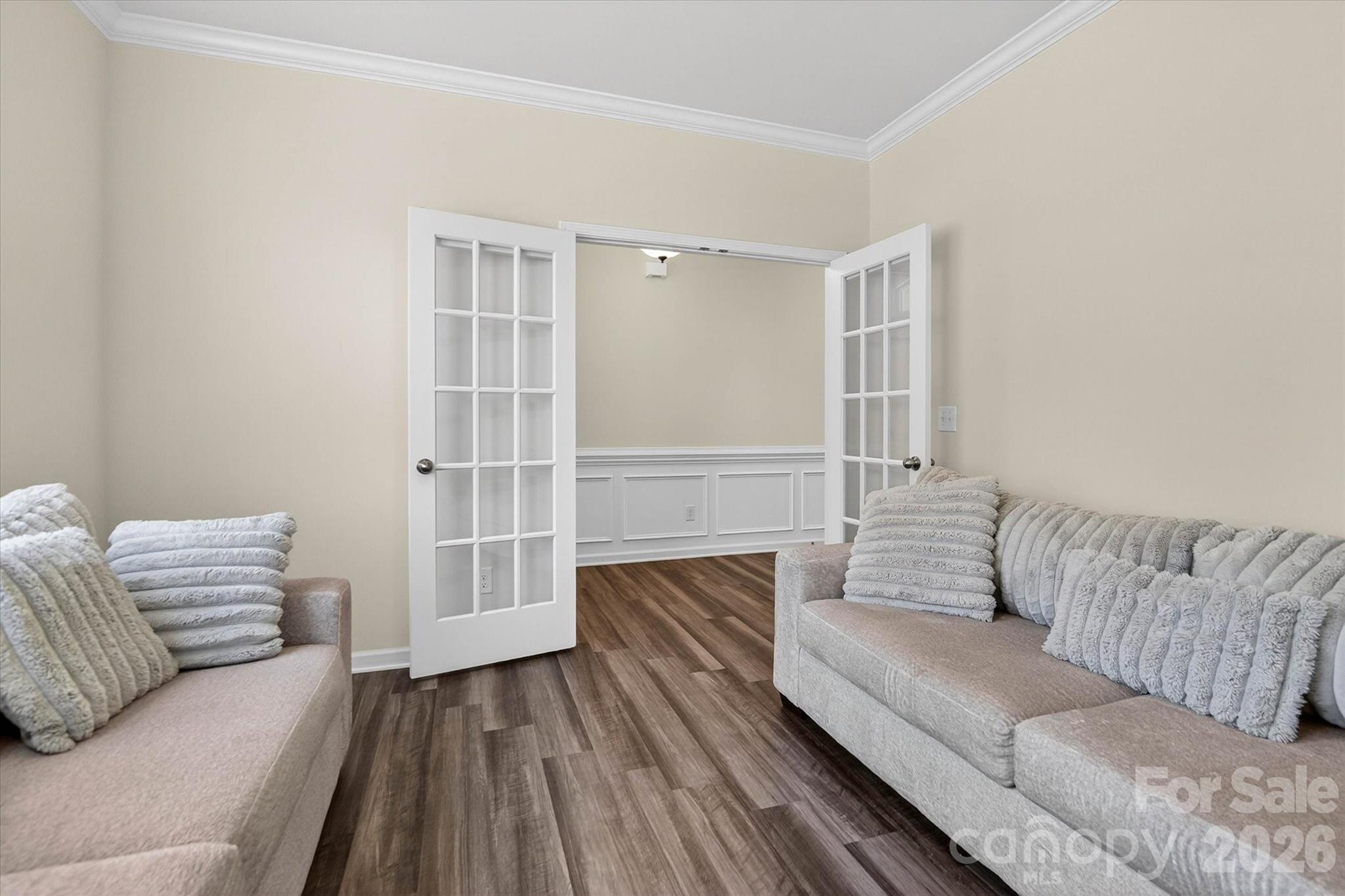 6629 Meridale Forest Drive Property Photo 8