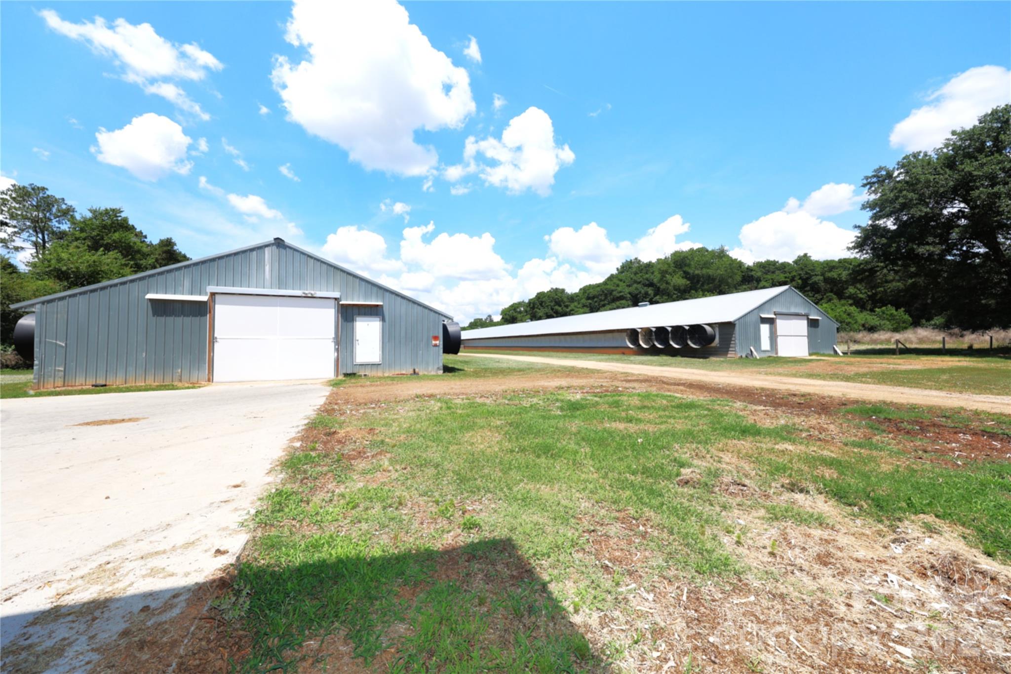 2121 Whitetail Road Property Photo 2