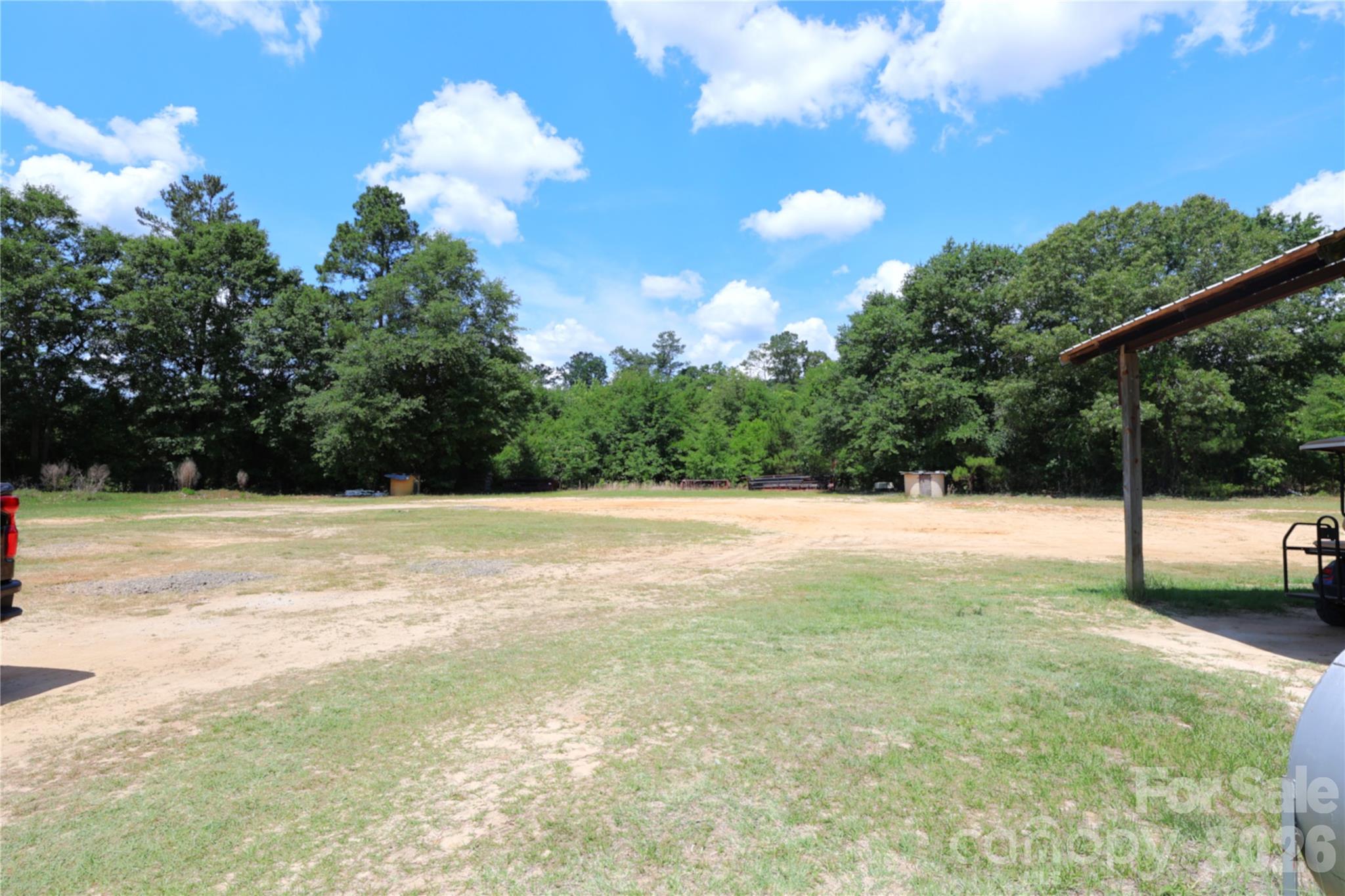 2121 Whitetail Road Property Photo 3