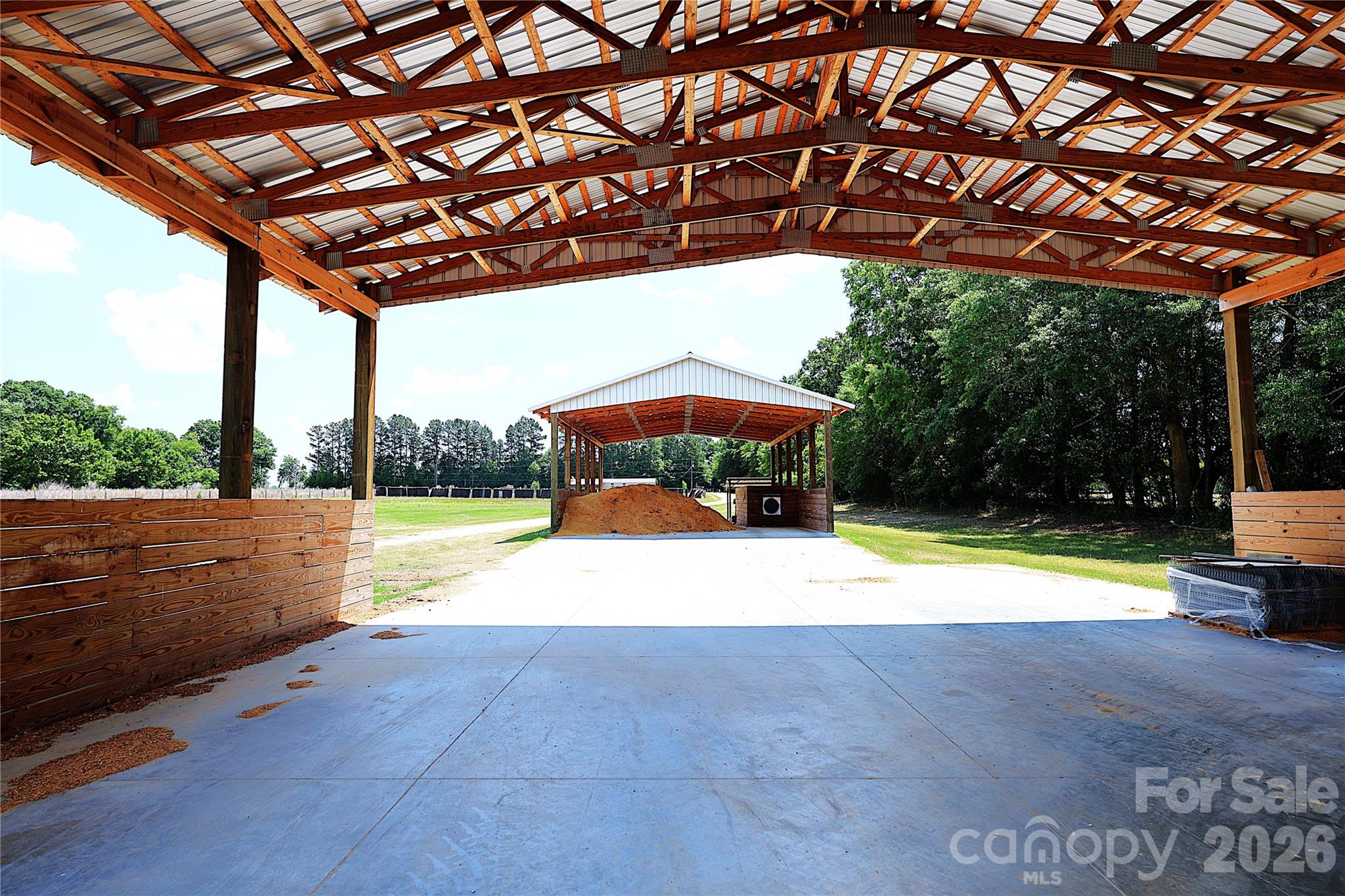 2121 Whitetail Road Property Photo 8