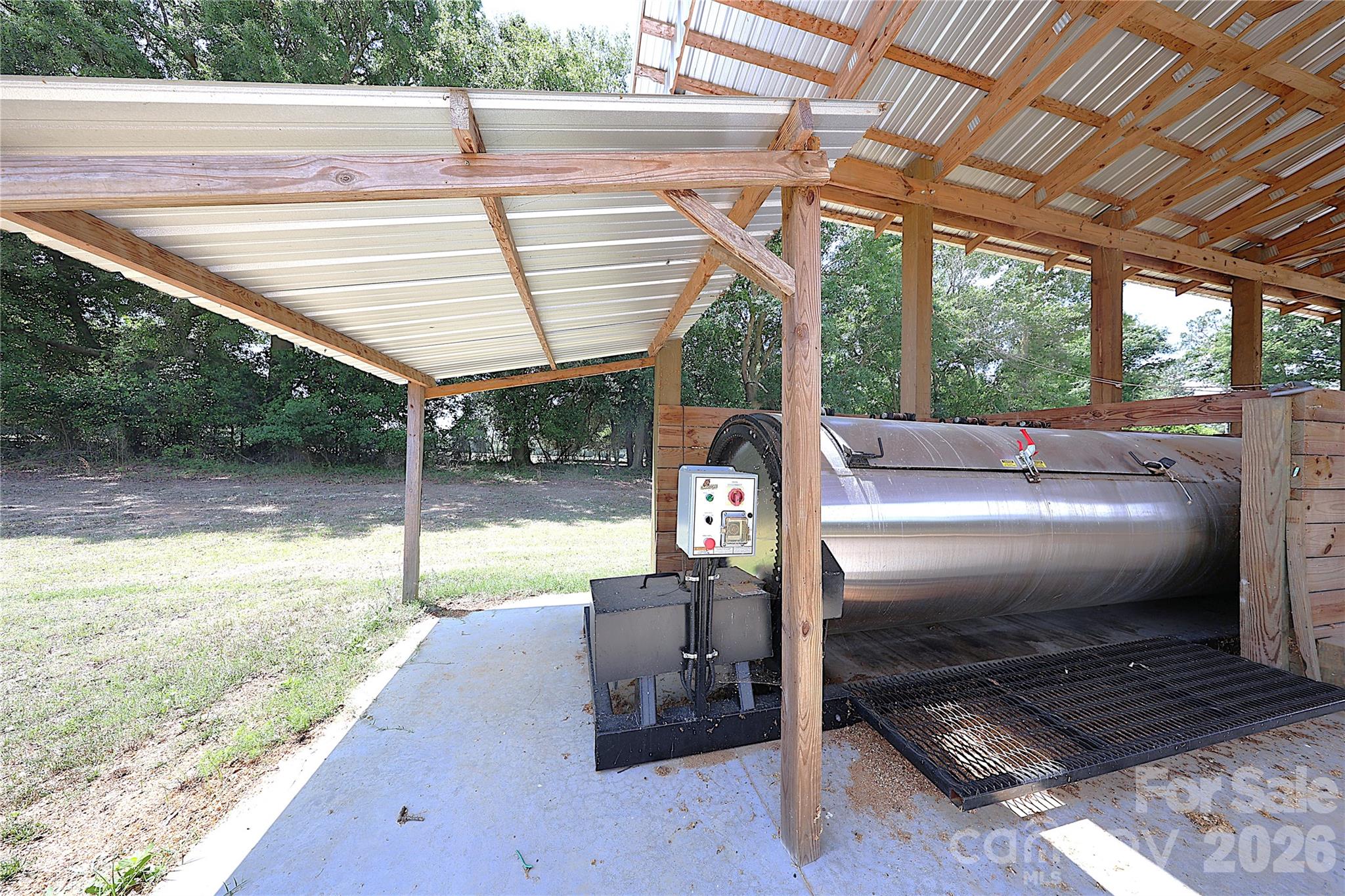 2121 Whitetail Road Property Photo 9