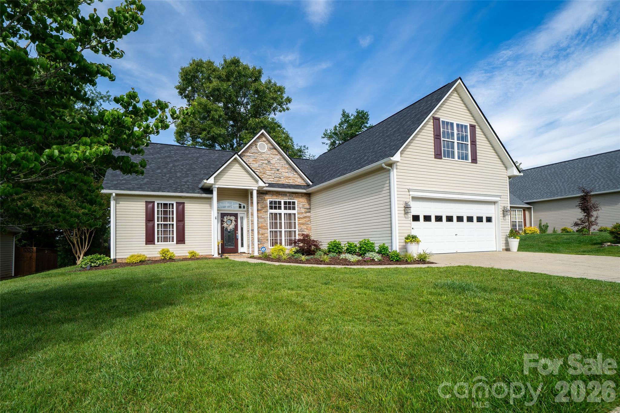 136 Cottage Ridge Road Property Photo 1