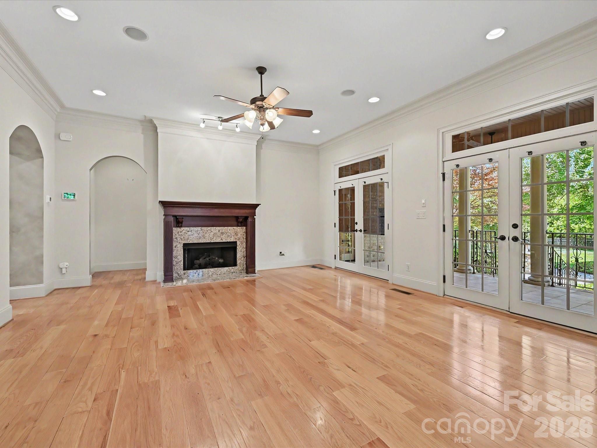 1208 Venetian Way Drive Property Photo 4