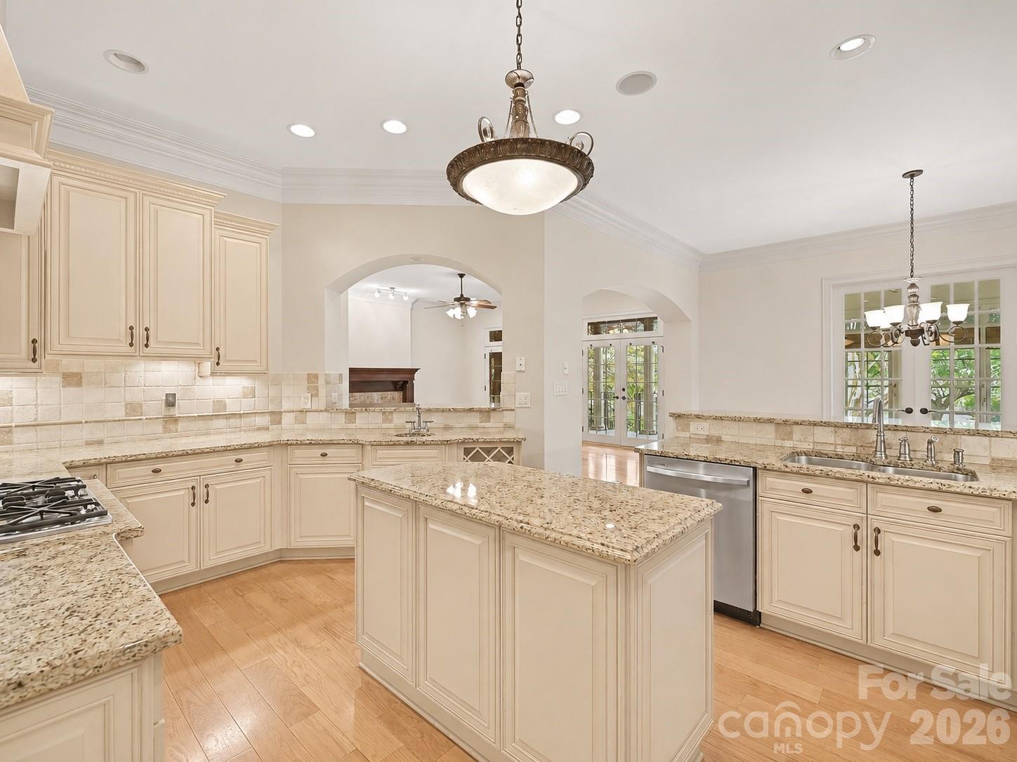 1208 Venetian Way Drive Property Photo 8