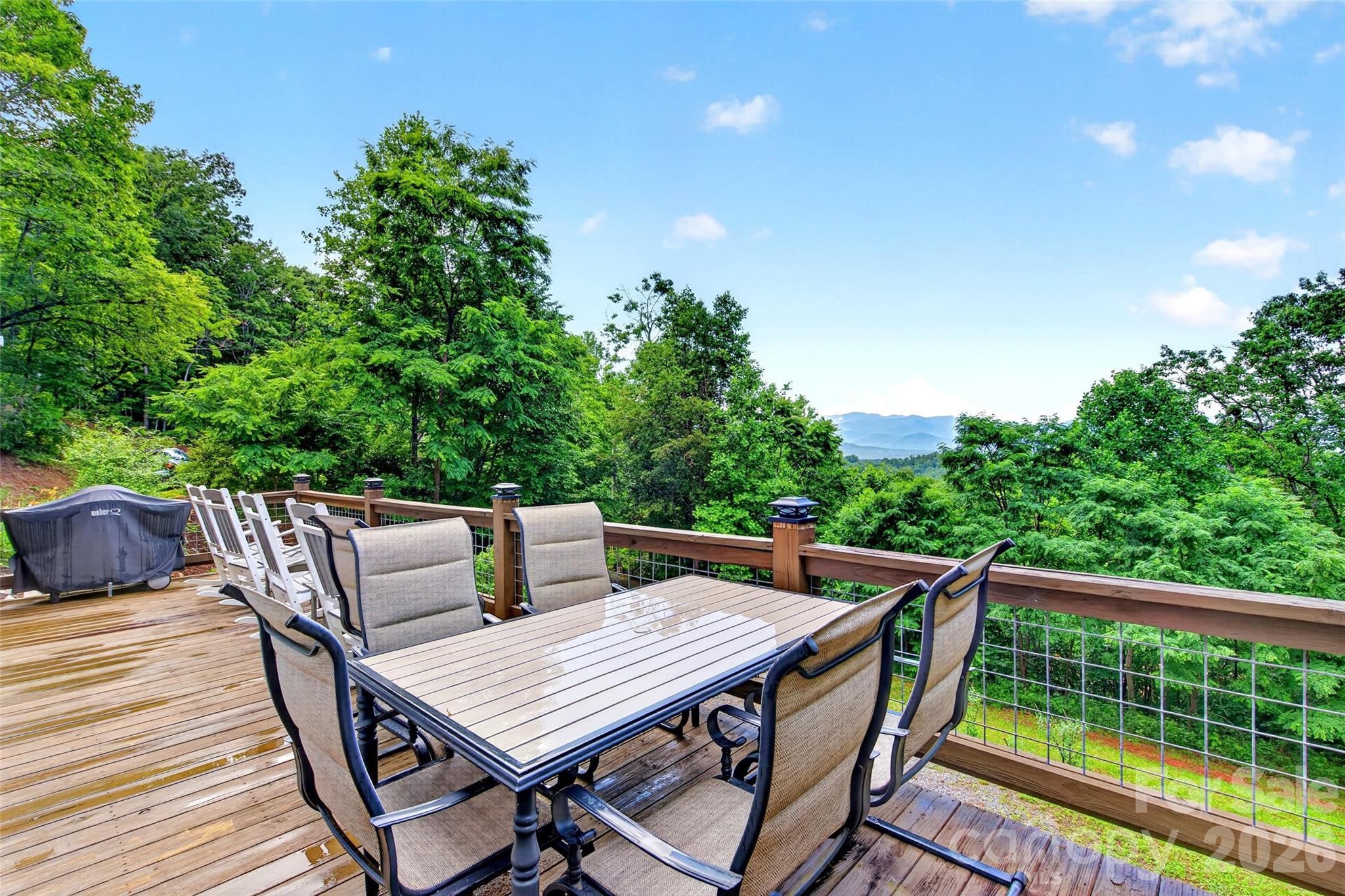 696 Hickory Nut Hollow Property Photo 9