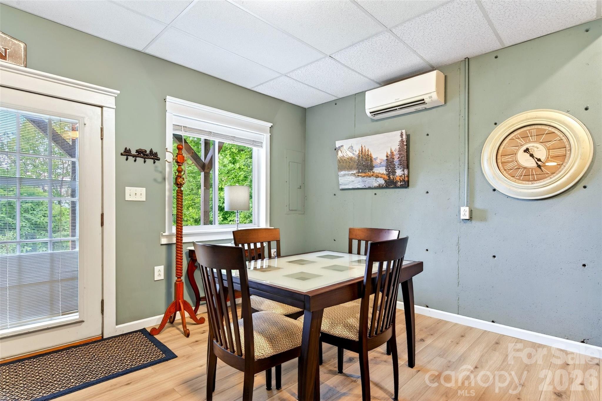 696 Hickory Nut Hollow Property Photo 32