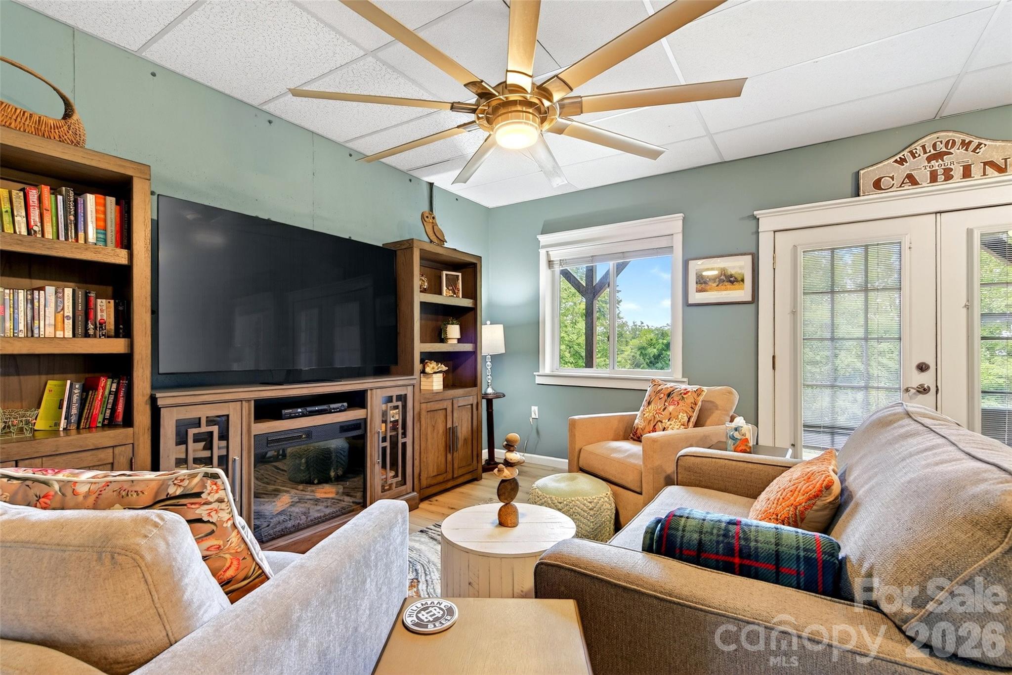 696 Hickory Nut Hollow Property Photo 33