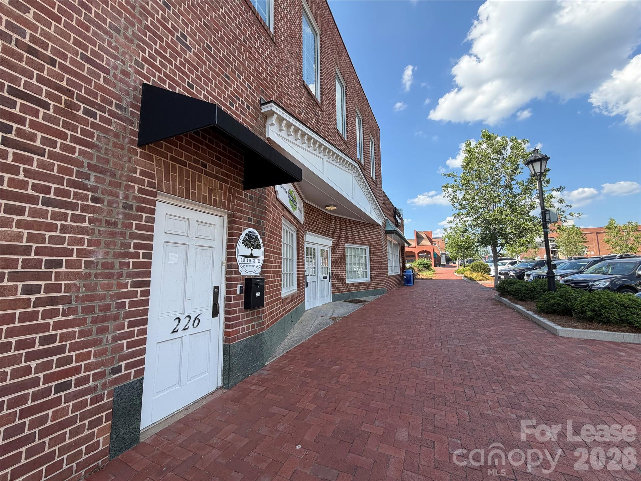 226 Oak Avenue Property Photo 1