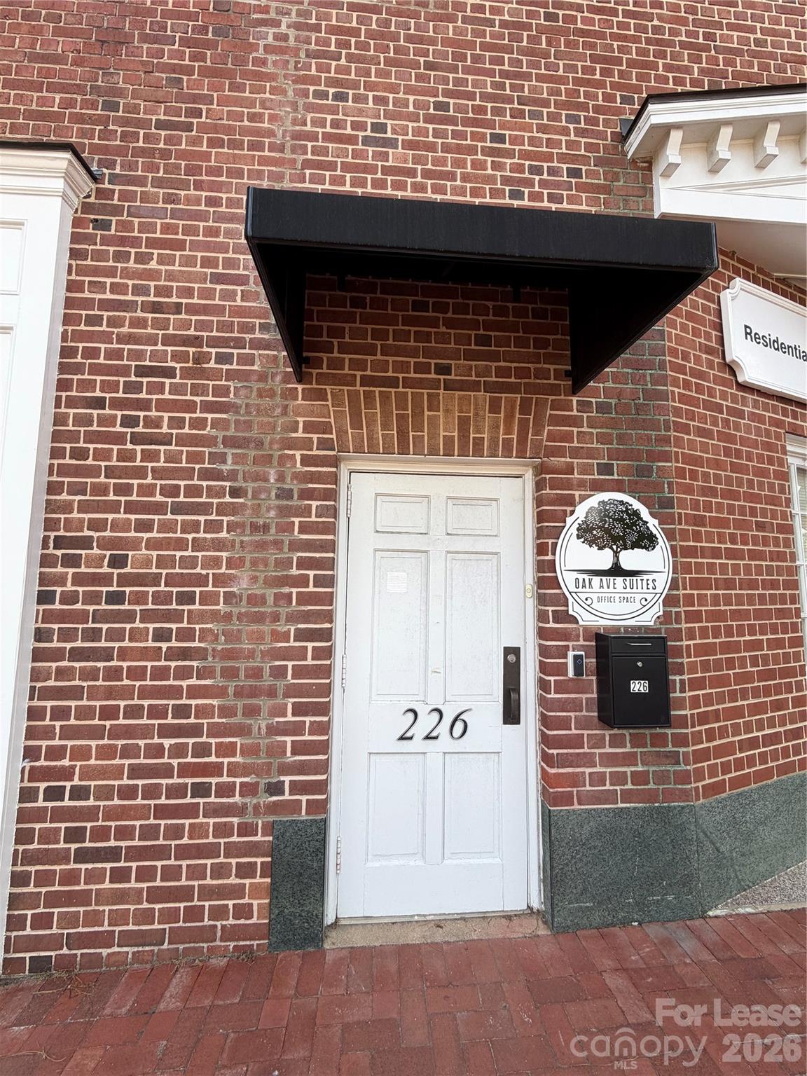 226 Oak Avenue Property Photo 2