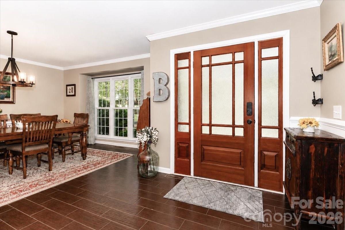 311 N Deerfield Circle Property Photo 4