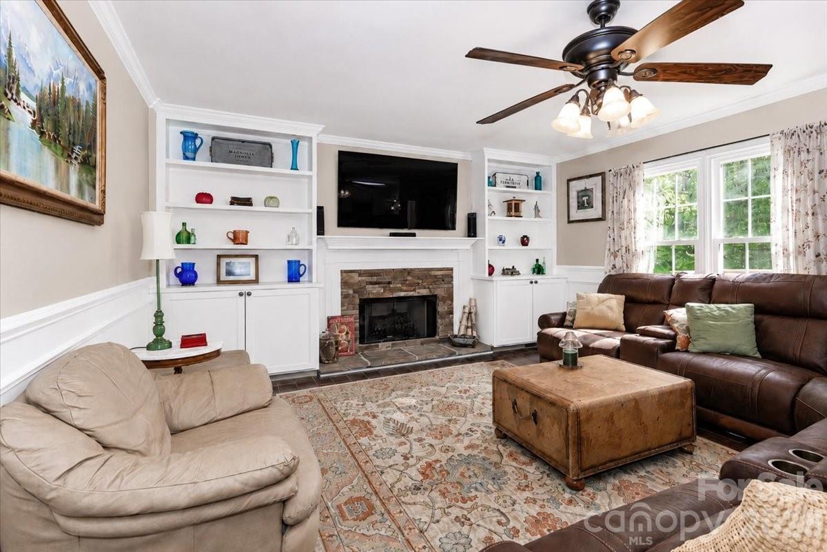 311 N Deerfield Circle Property Photo 9