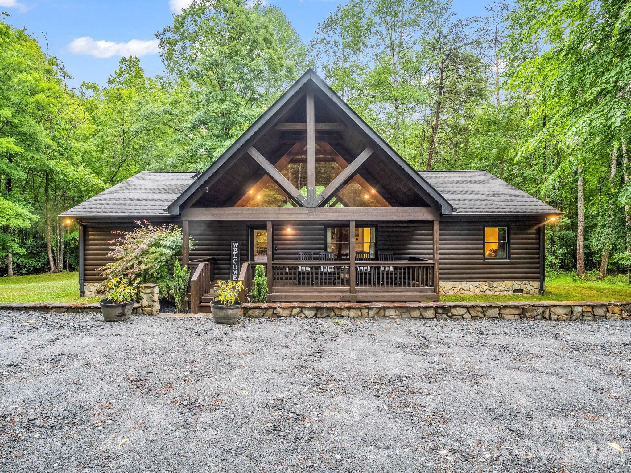124 Golden Creek Trail Property Photo 1