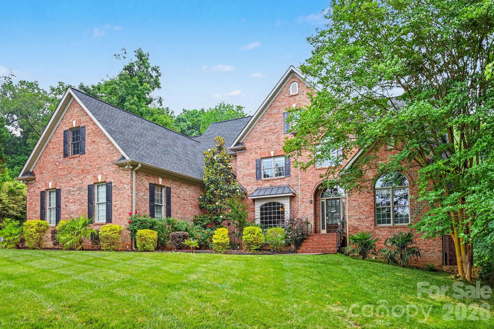 1009 Medinah Court Property Photo 3