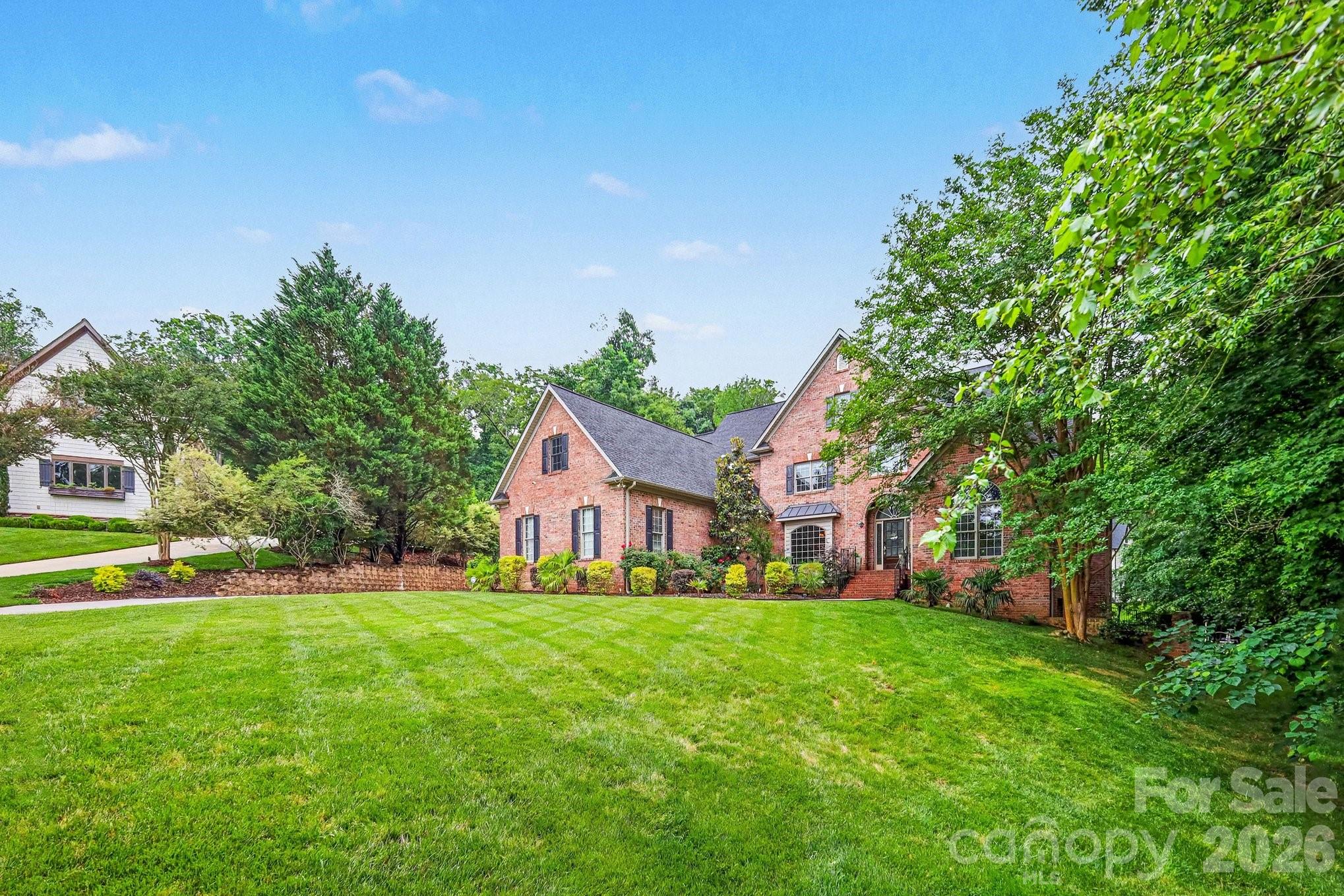 1009 Medinah Court Property Photo 4