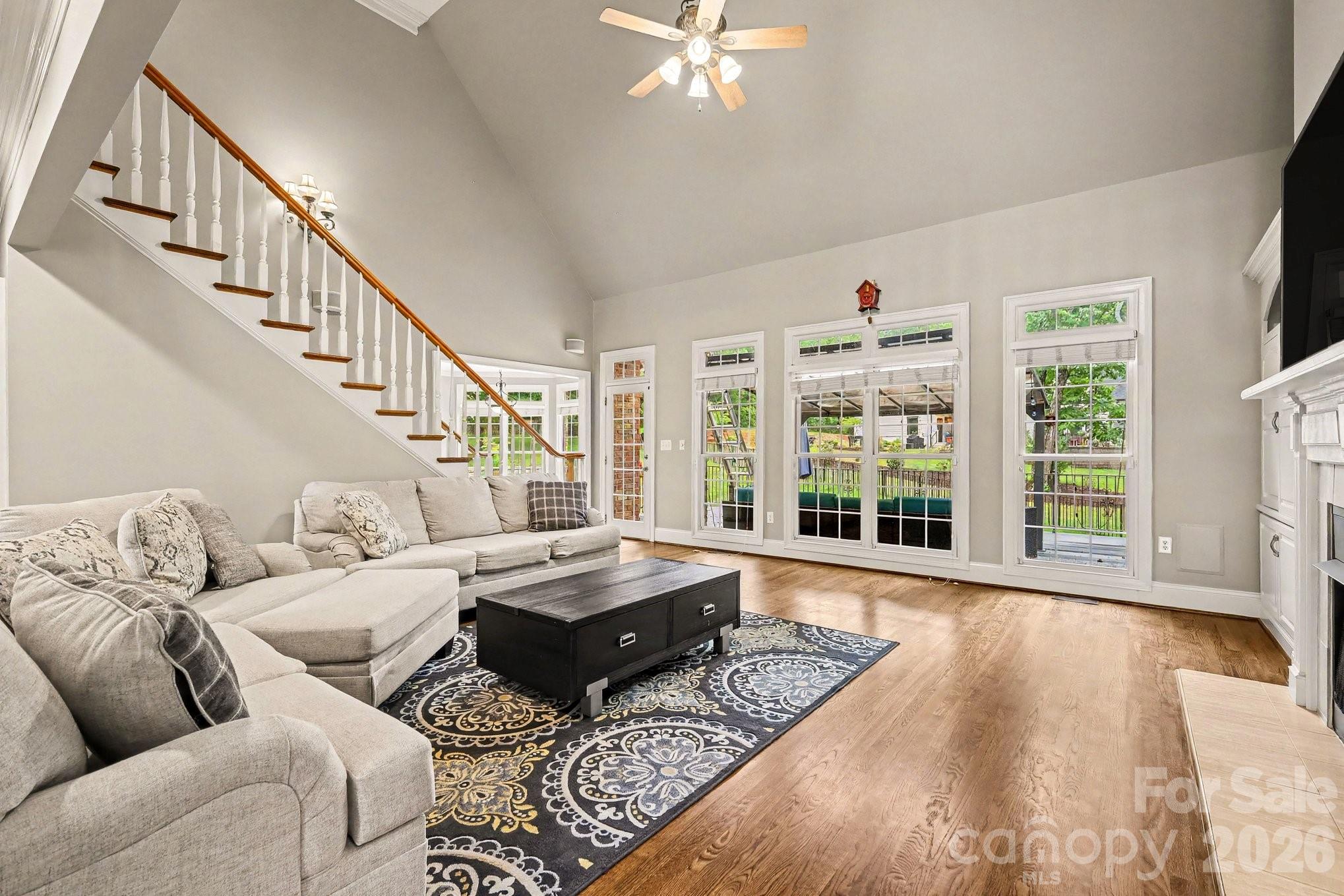 1009 Medinah Court Property Photo 7
