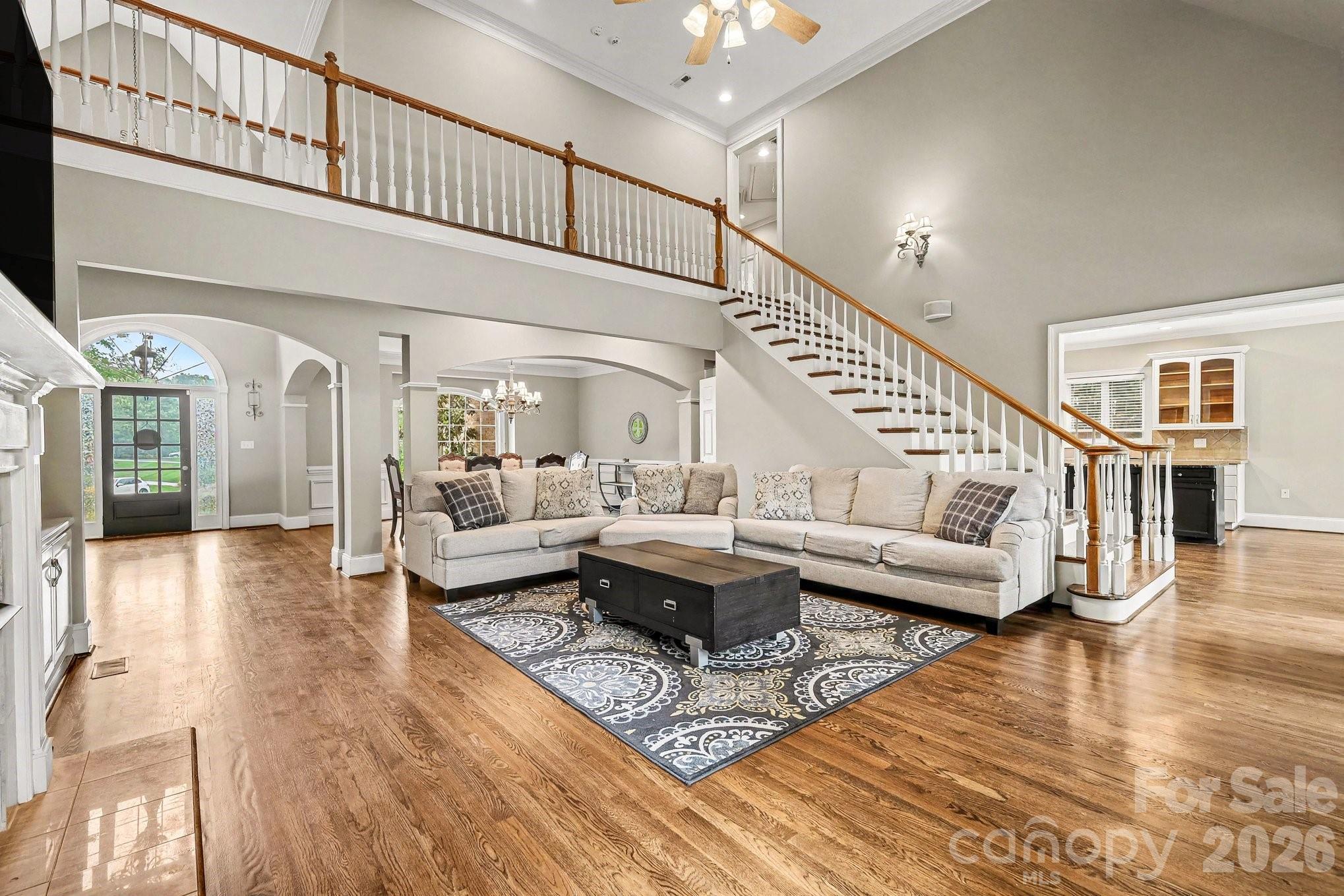 1009 Medinah Court Property Photo 8
