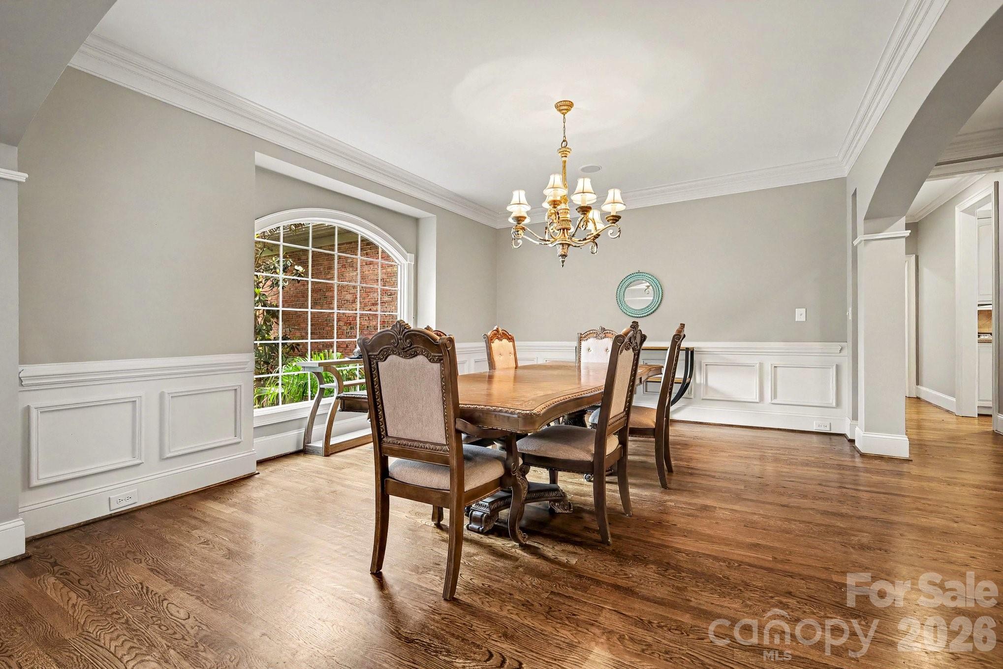 1009 Medinah Court Property Photo 9