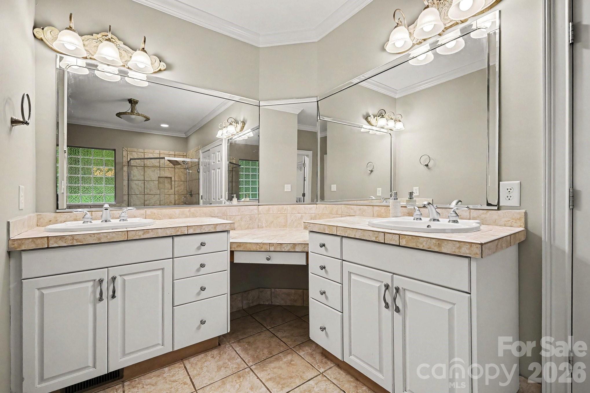1009 Medinah Court Property Photo 19