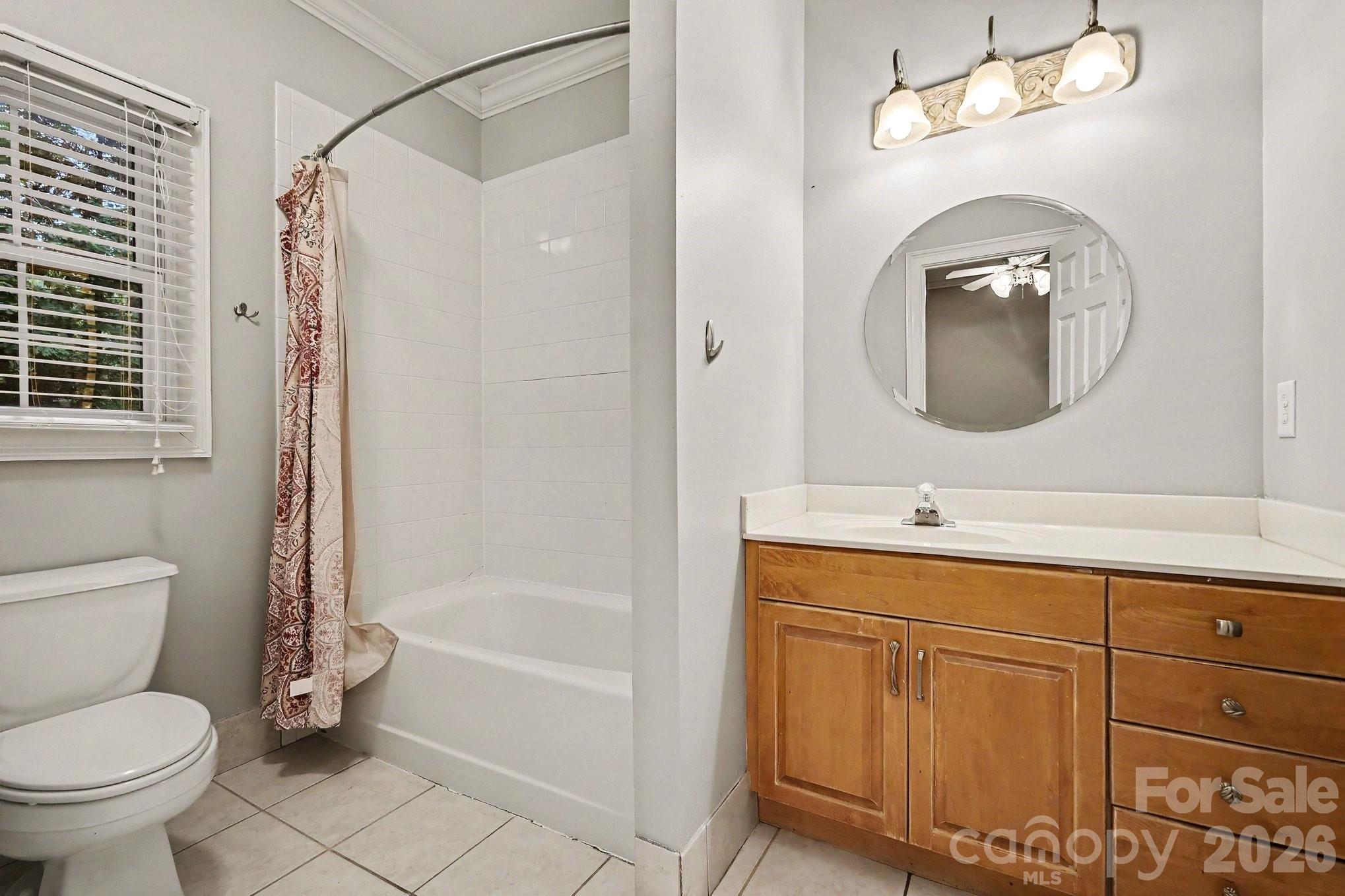 1009 Medinah Court Property Photo 23