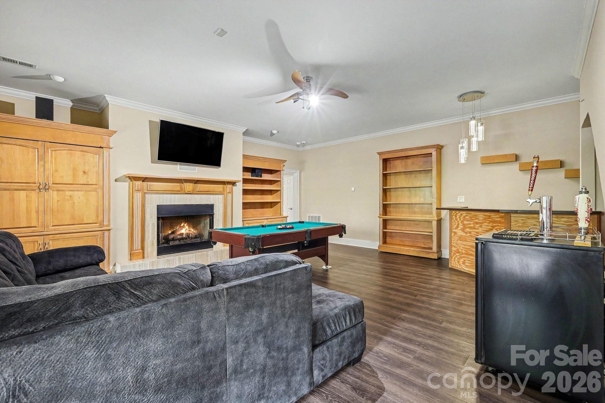 1009 Medinah Court Property Photo 28