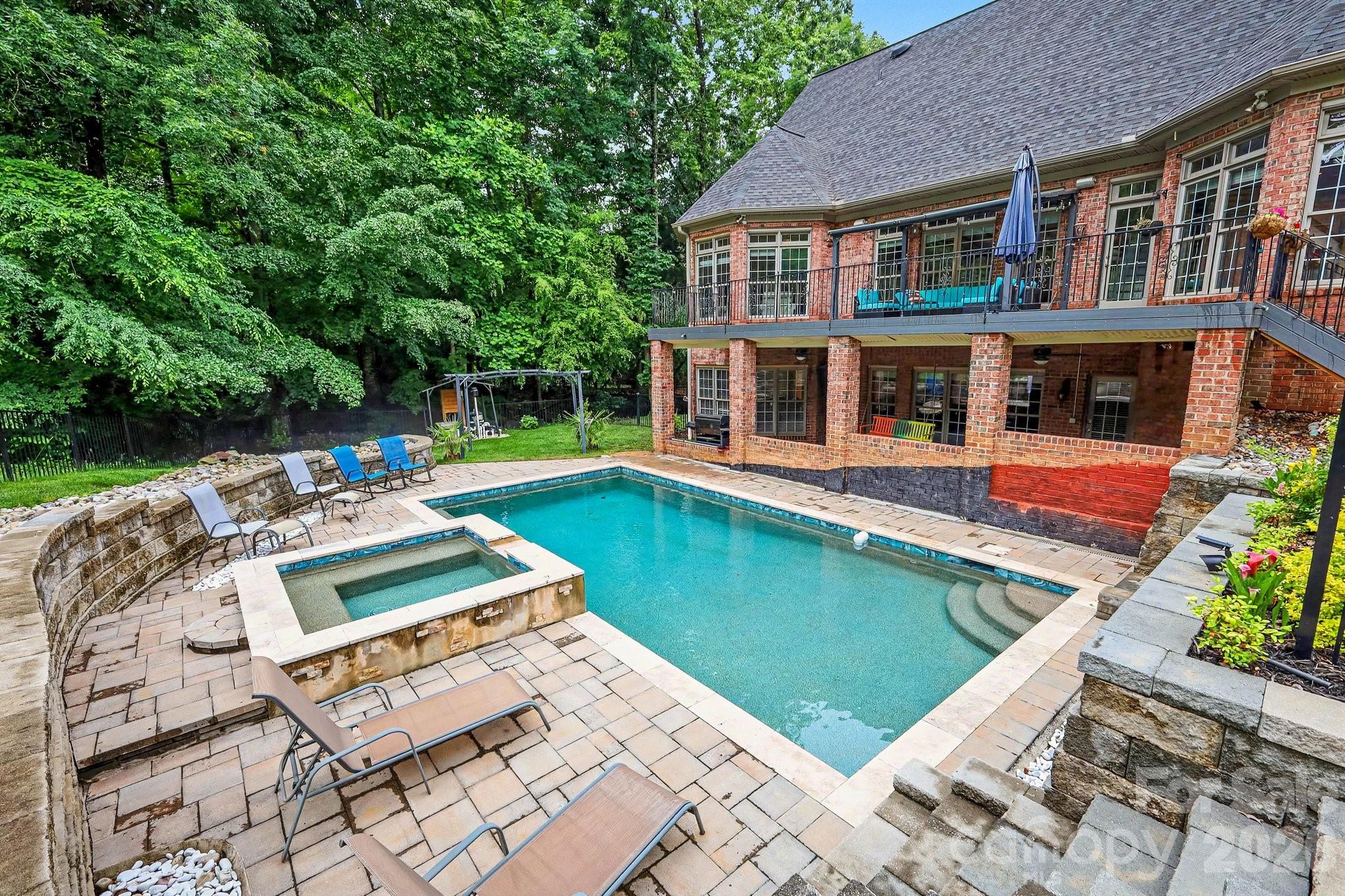 1009 Medinah Court Property Photo 33