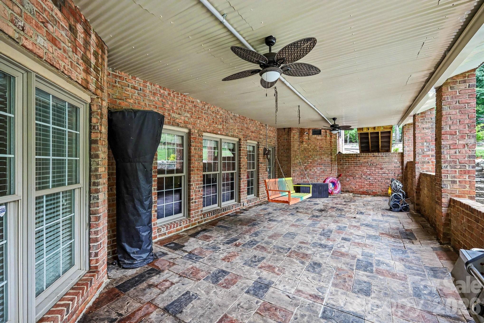 1009 Medinah Court Property Photo 35