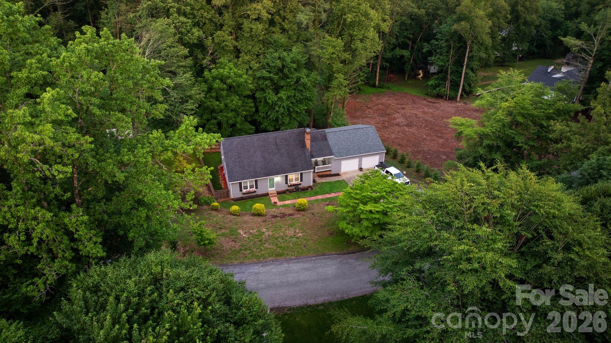 1014 Bramblewood Court Property Photo 3