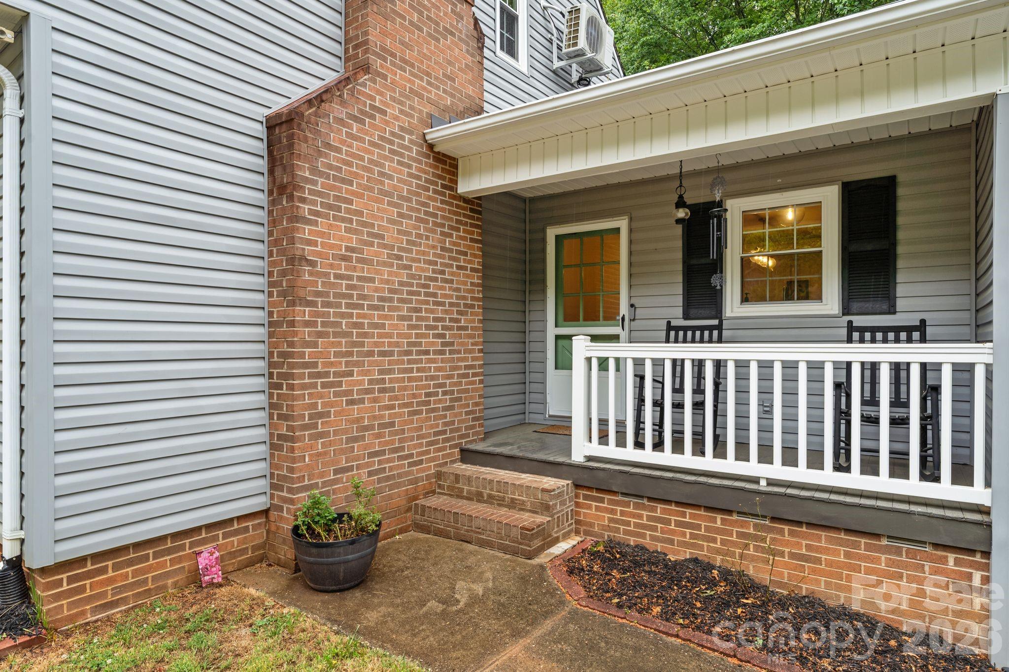 1014 Bramblewood Court Property Photo 6