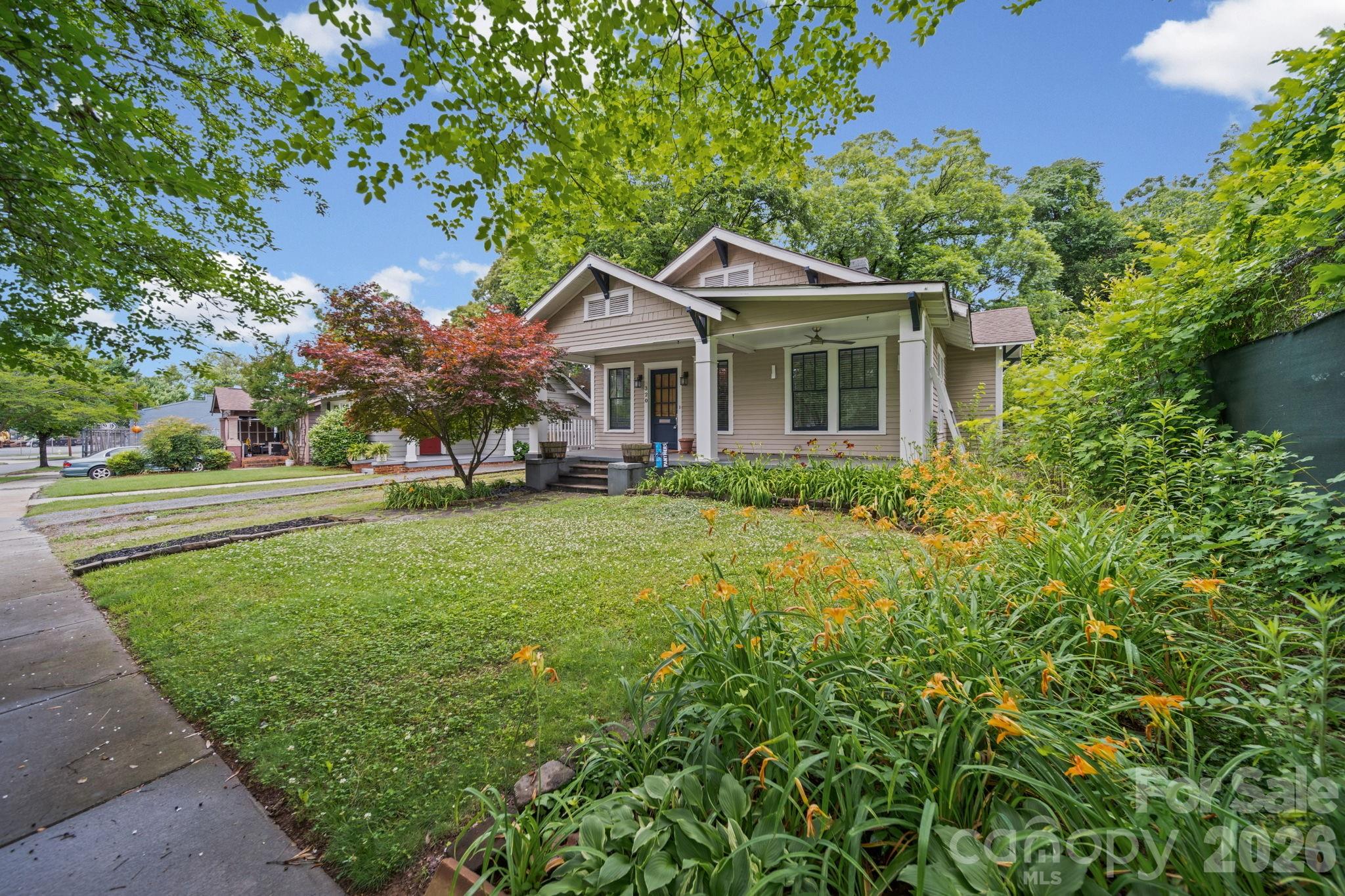 320 Westwood Avenue Property Photo 2