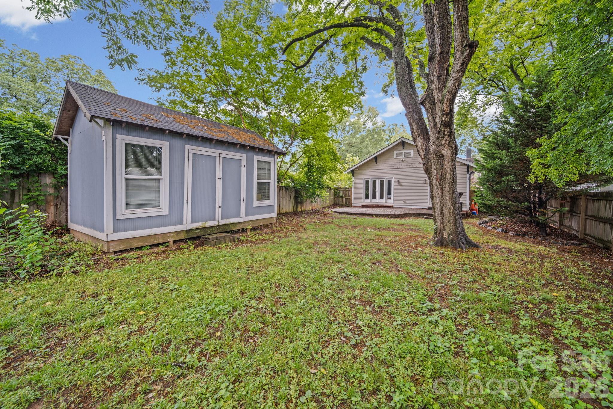 320 Westwood Avenue Property Photo 24