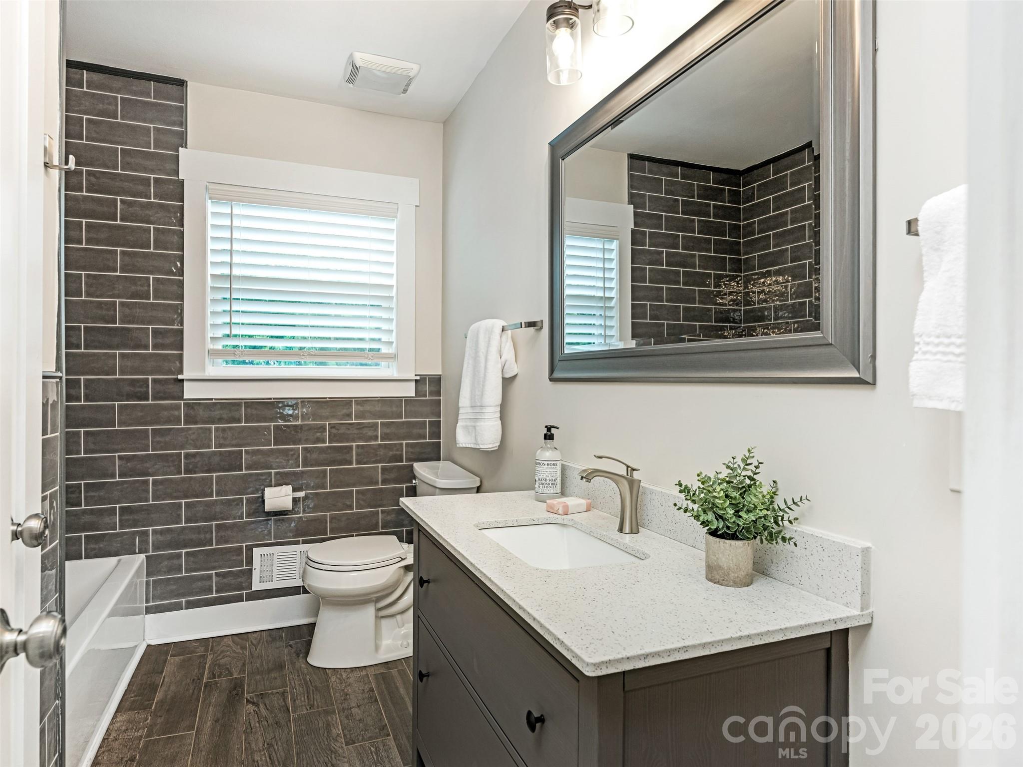 3319 Providence Road Property Photo 4