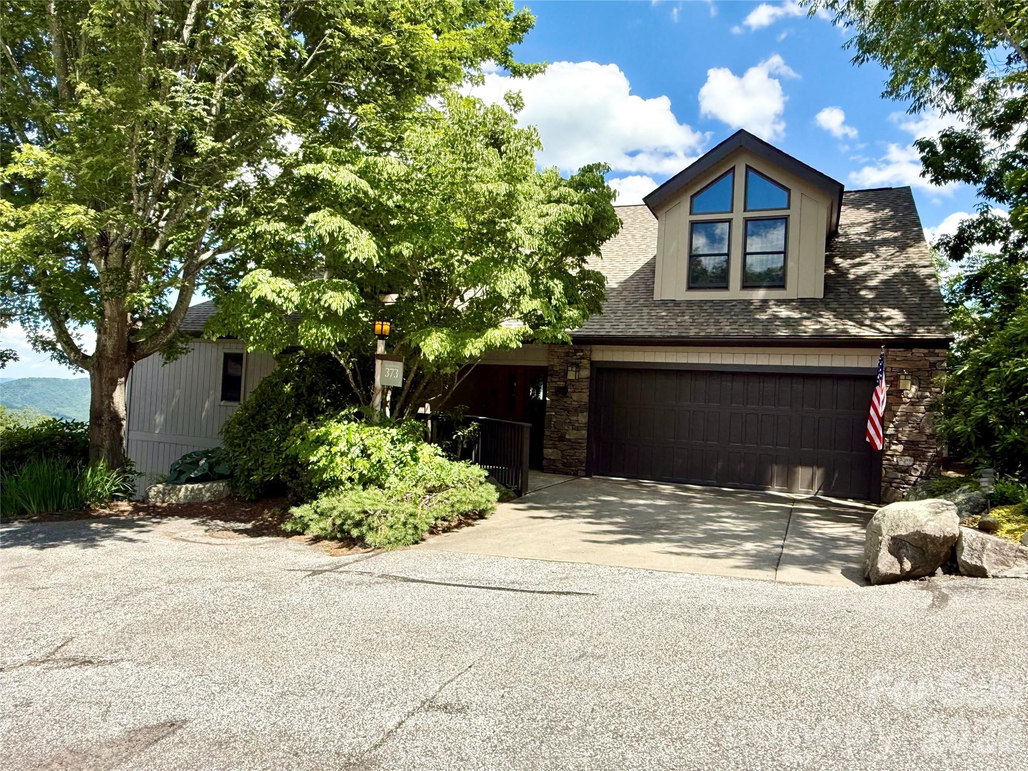 373 Rhododendron Lane Property Photo 2