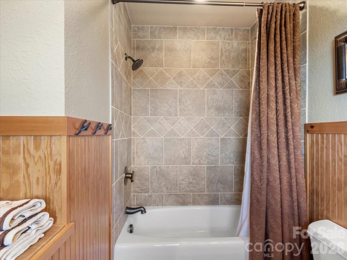 373 Rhododendron Lane Property Photo 41