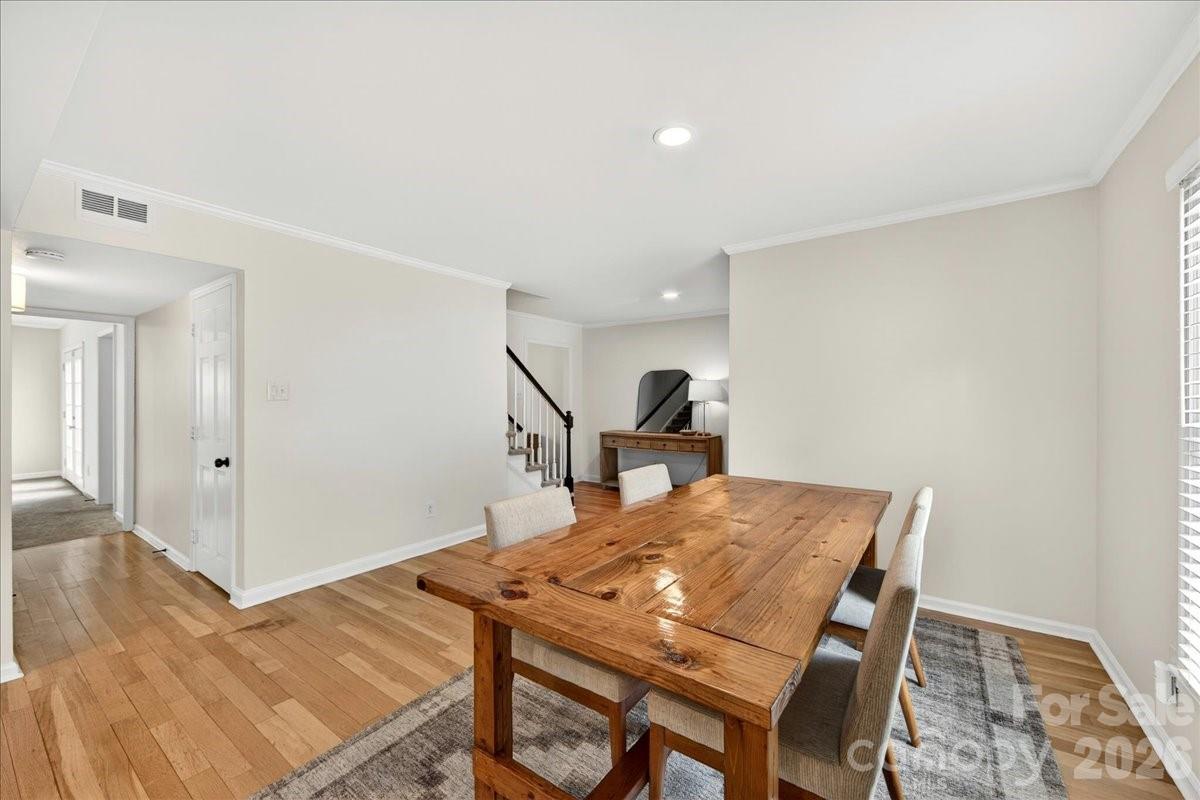6724 Constitution Lane Property Photo 3