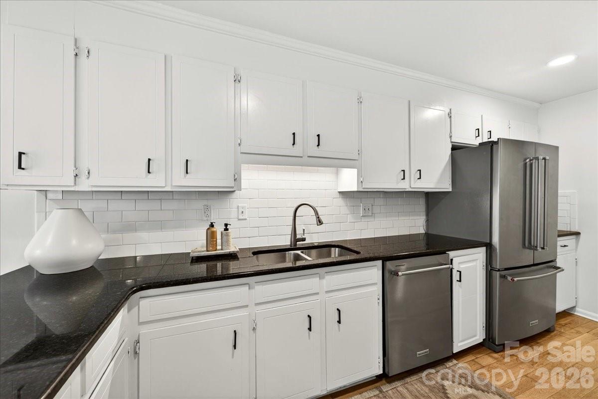 6724 Constitution Lane Property Photo 7