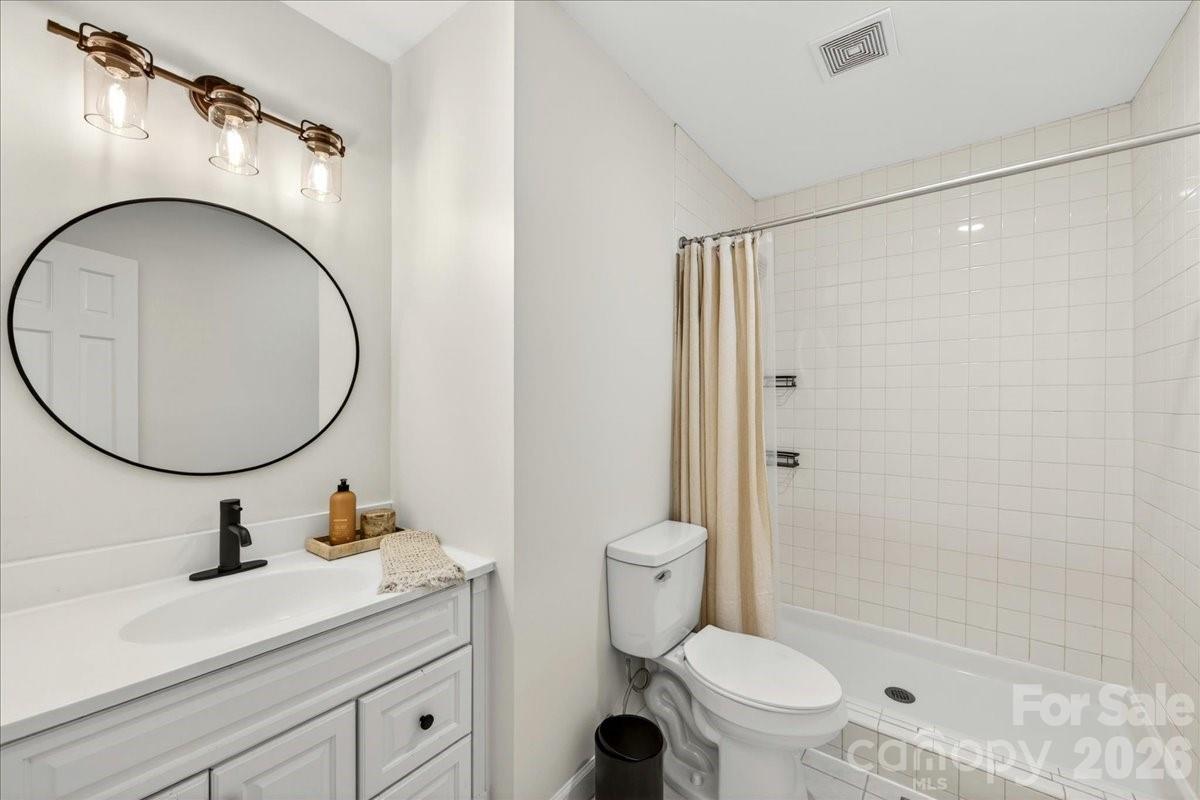 6724 Constitution Lane Property Photo 16