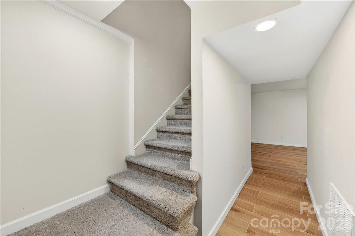 6724 Constitution Lane Property Photo 21
