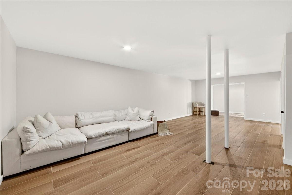 6724 Constitution Lane Property Photo 24