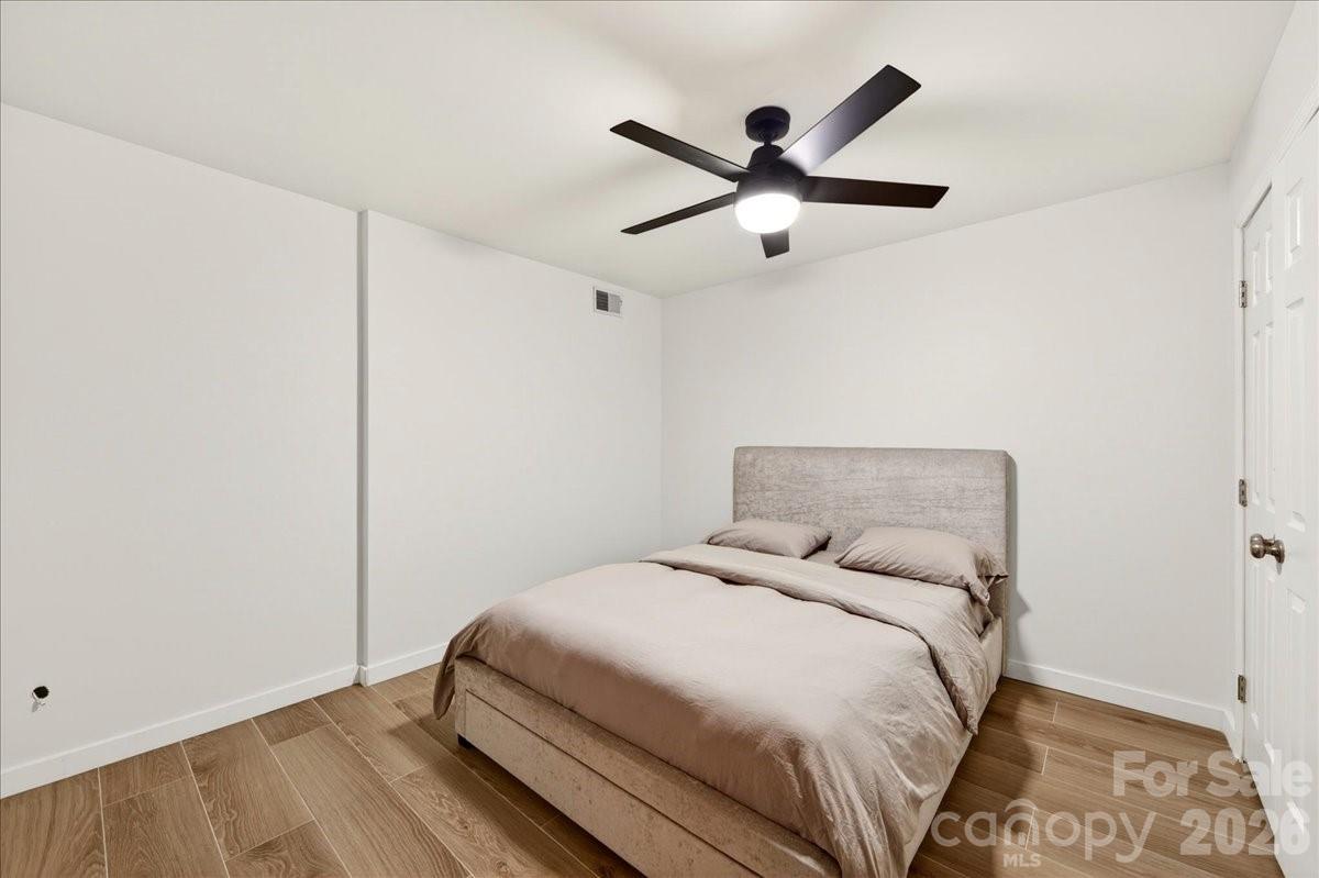 6724 Constitution Lane Property Photo 25