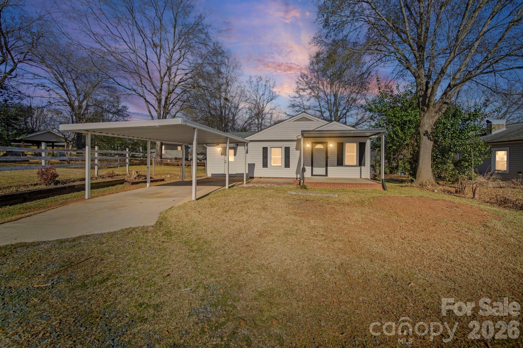 211 9th Street Property Photo 1