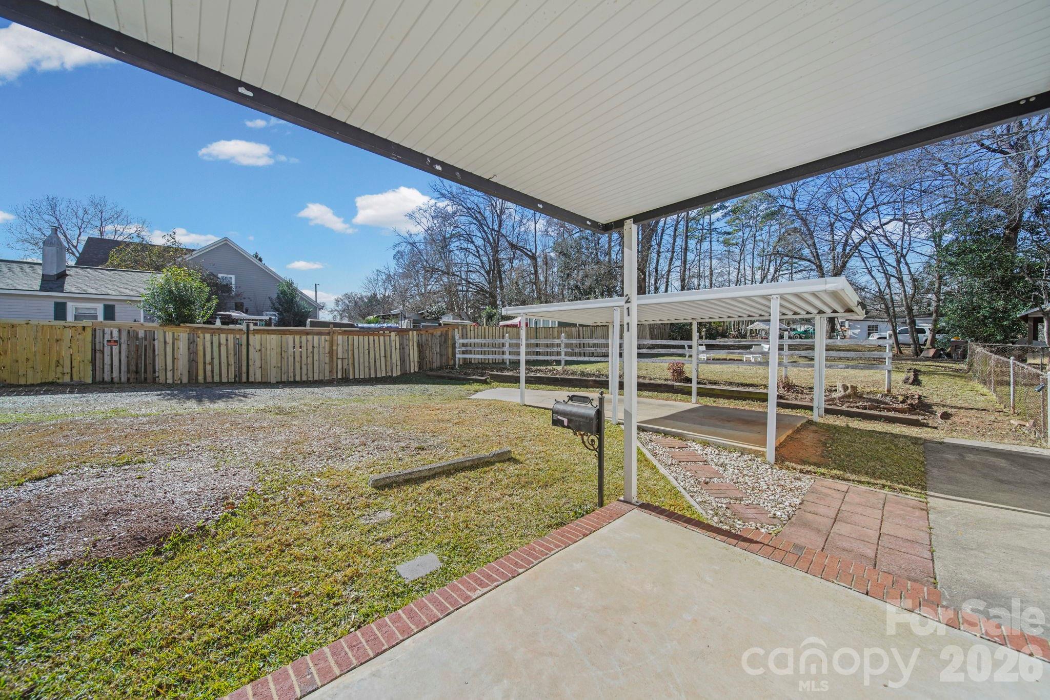 211 9th Street Property Photo 6