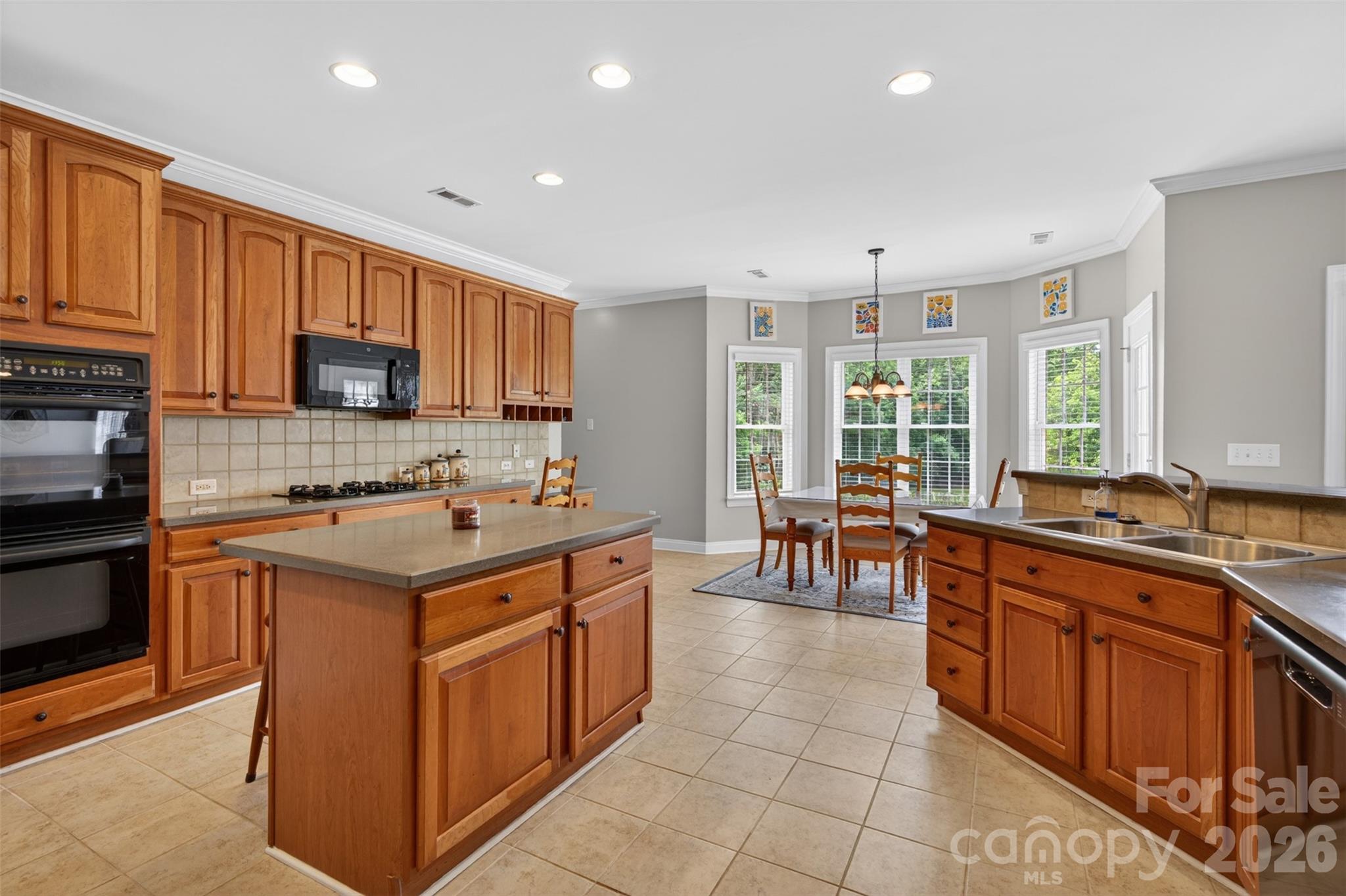 1900 Crestgate Drive 33c Property Photo 20