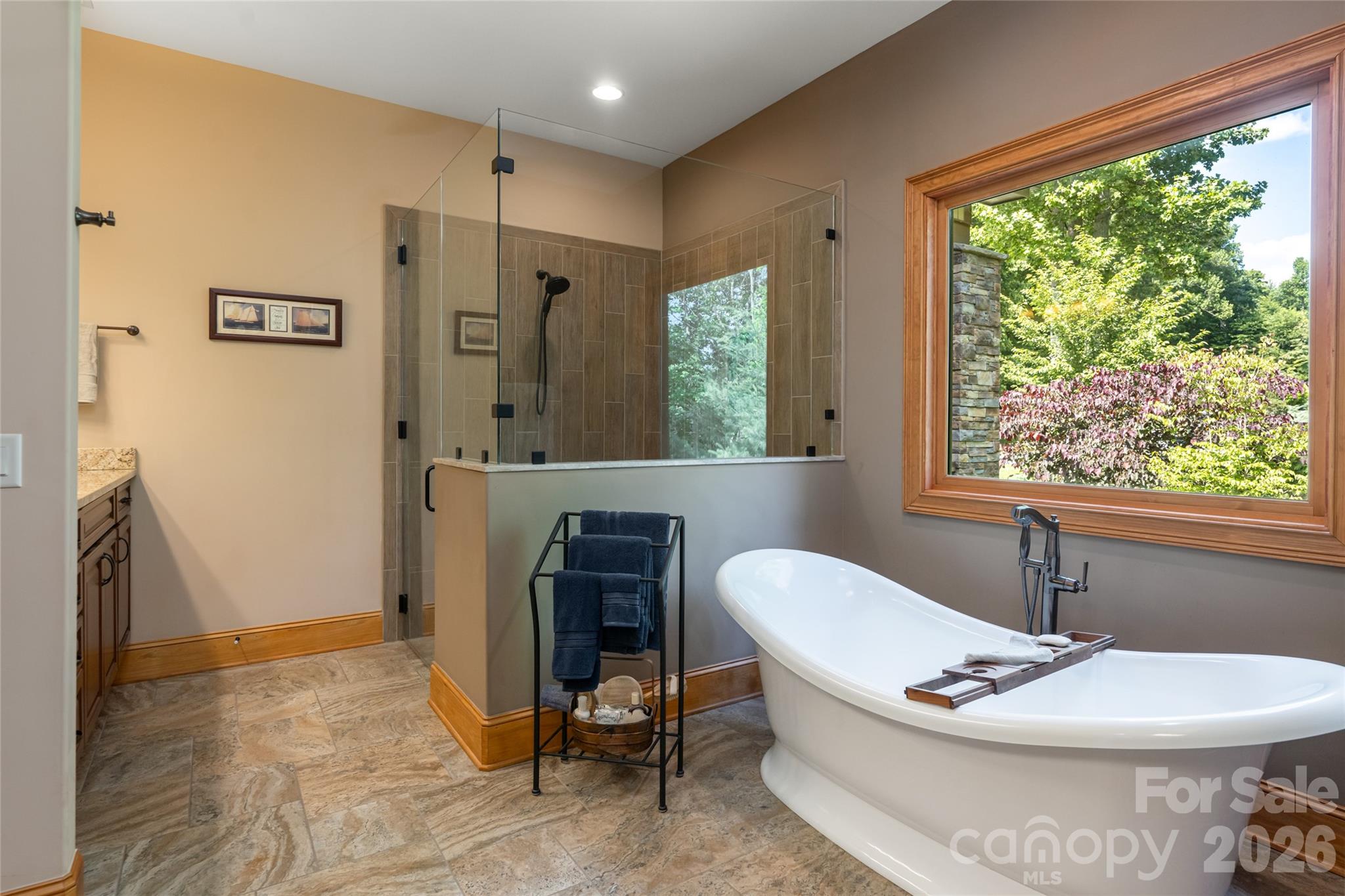 145 Glen Trillium Drive Property Photo 4
