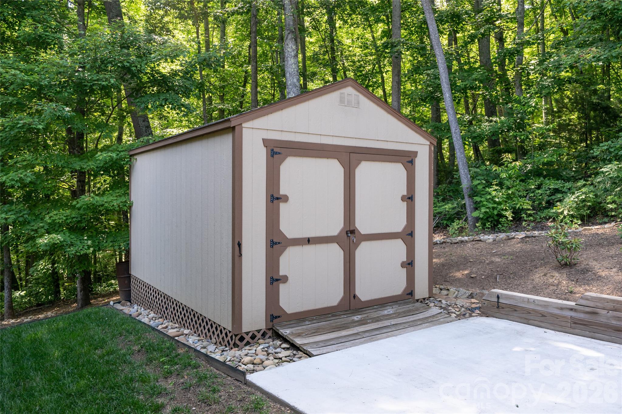 145 Glen Trillium Drive Property Photo 45
