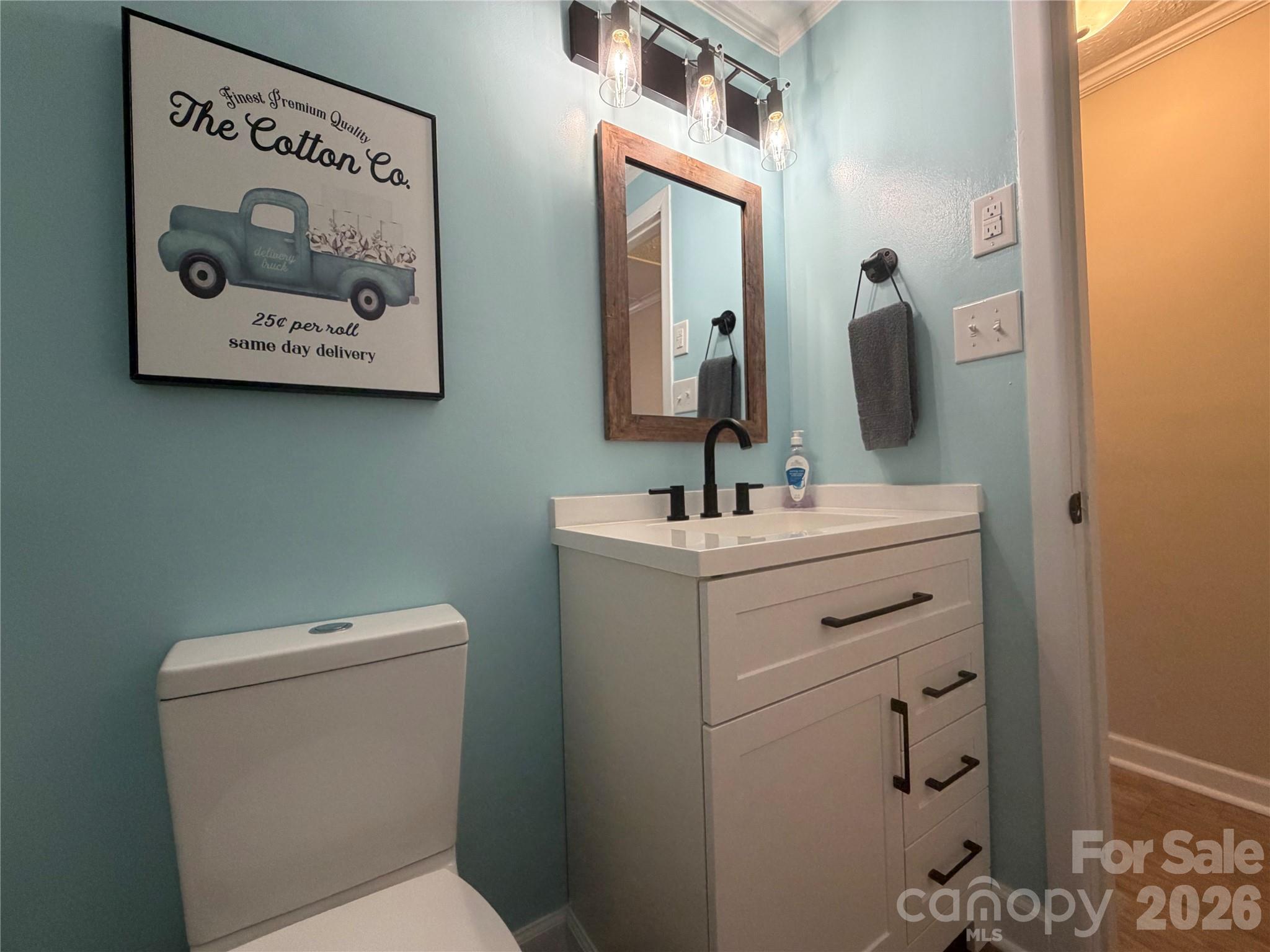 617 Oakwood Lane Property Photo 7