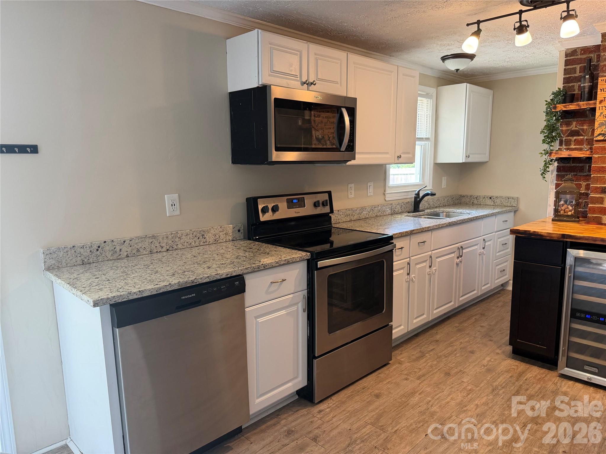 617 Oakwood Lane Property Photo 15