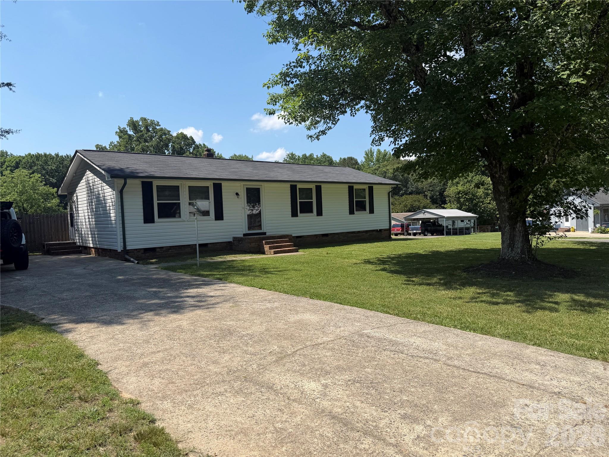 617 Oakwood Lane Property Photo 16